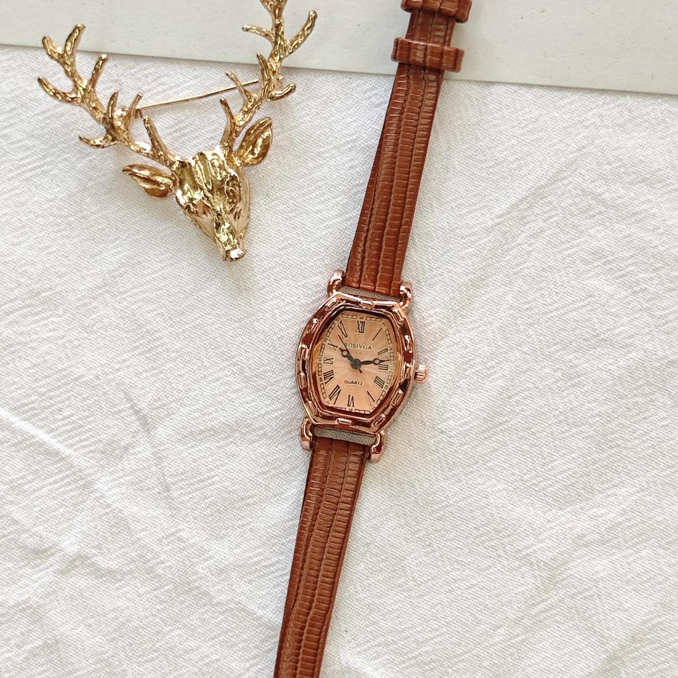 Watch Women's Niche Light Luxury Women's Student's Simple Elegant Fashionable Small and Thin Belt Fashionable Vintage Women's Watch Wine