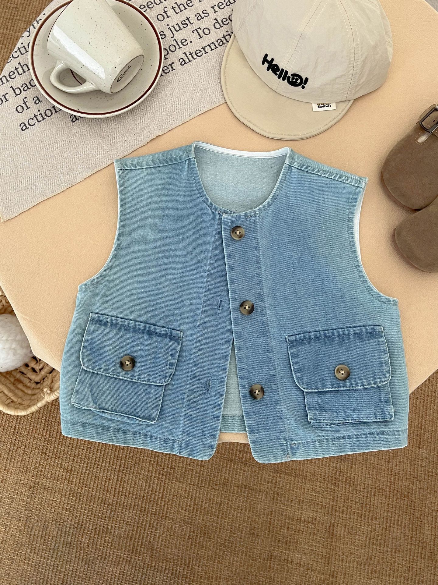Chaleco de mezclilla para niños, ropa exterior de primavera y otoño 2025 nuevo chaleco para bebés, chaleco retro para niños de otoño