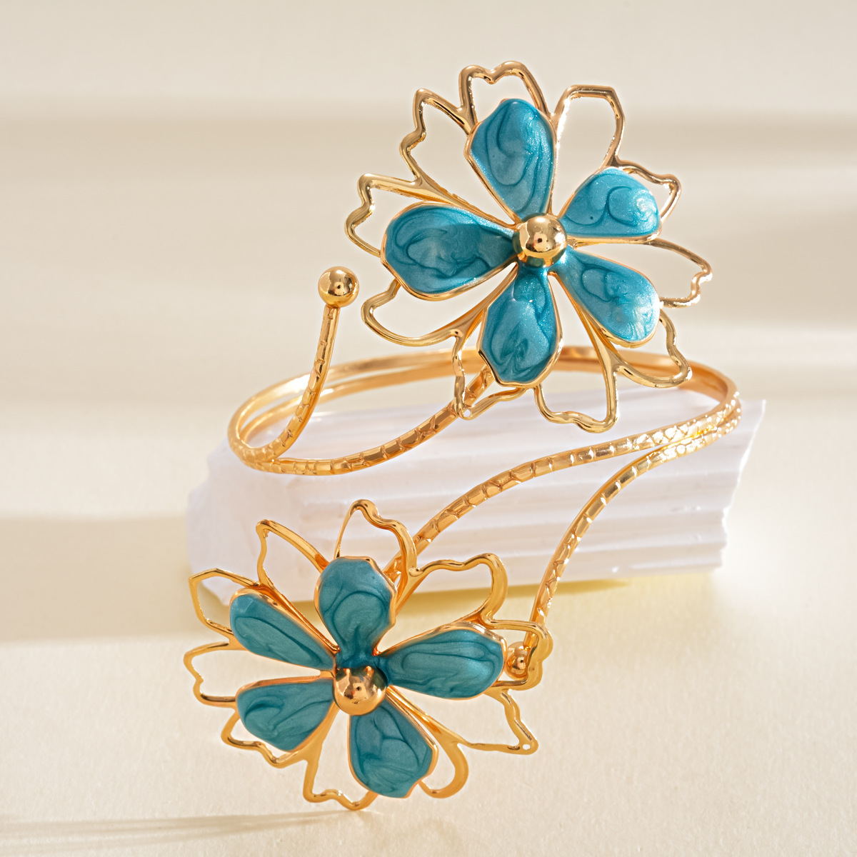 Europa y los Estados Unidos metal goteo flor doble brazalete personalidad pulsera exagerada moda simple joyas de alta calidad mujeres