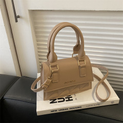 レトロファッションヴィンテージファッション2025夏新韓国版シンプルカジュアルワンショルダーポータブルクロスボディスモールスクエアバッグ