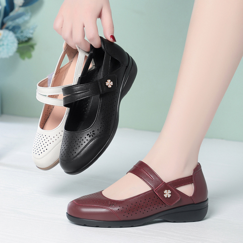 Giày Mary Jane nữ quai ngang có khóa, mũi hở, da mềm đế bệt — màu be