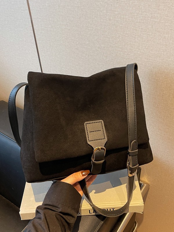 Retro Frosted Messenger Bag Women's Large Capacity 2025 New Autumn and Winter High-End Niche Commuter Crossbody Tote Bag