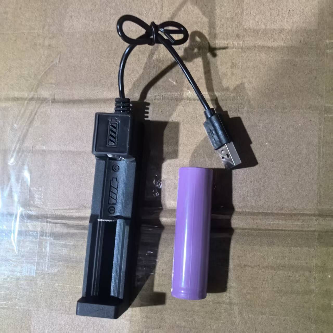 Al por mayor transfronteriza linterna zoom telescópico linterna USB linterna mini zoom