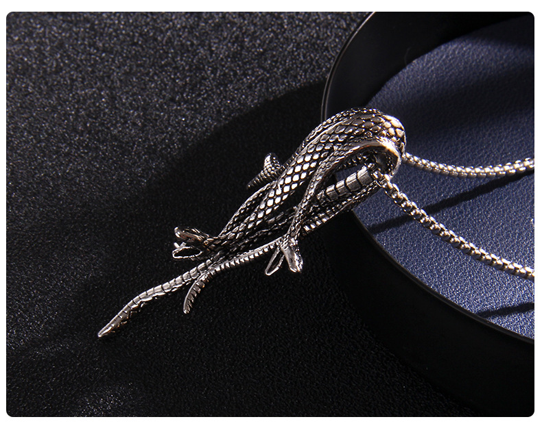 Fashion Snake Stainless Steel Alloy Unisex Pendant Necklace 1 Piece
