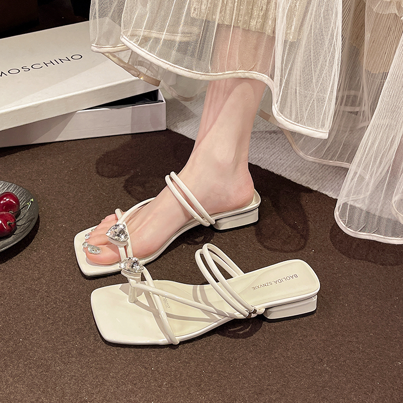 Fairy-Style Heart-Shaped Rhinestone Open-Toe Slip-On Sandals for Women, New Summer Outdoor Wear, Chunky Heel, Square Toe, Slip-On Casual Sandals