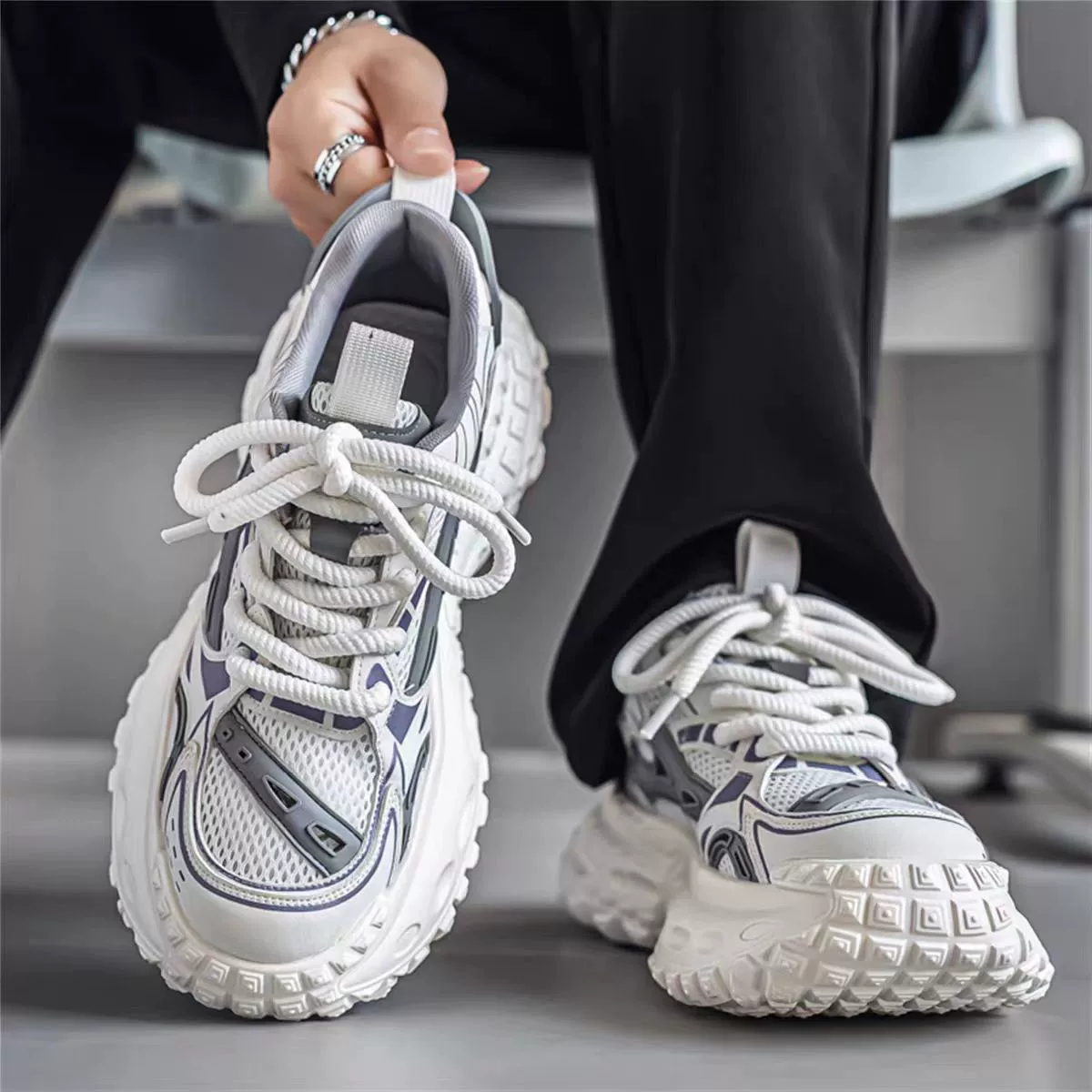 Мужские кроссовки 2026 года, новые летние дышащие сетчатые повседневные нескользящие обувь с эффектом подъема, гонконгский стиль, спортивная модель для студентов, трендовая обувь