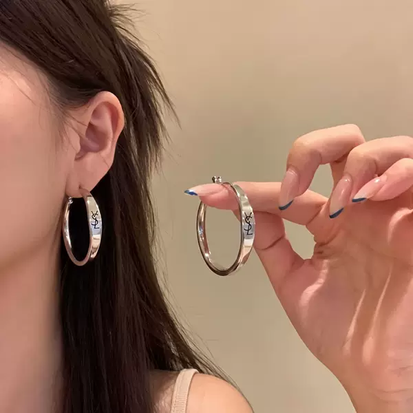 Silver needle glossy letter large hoop earrings for women, European and American style, unique, fashionable, minimalist, high-end jewelry, wholesale