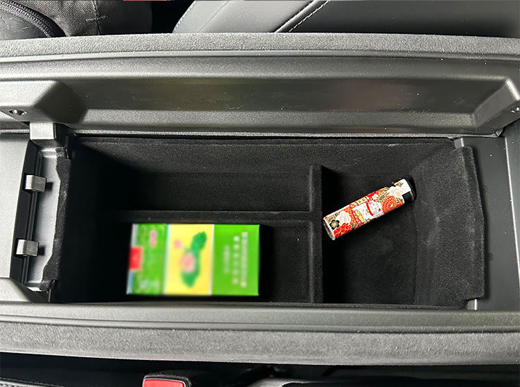 Suitable for 2024 Saic Tiguan L Pro Armrest Box Central Control Storage Box Tiguan Pro Automotive Supplies