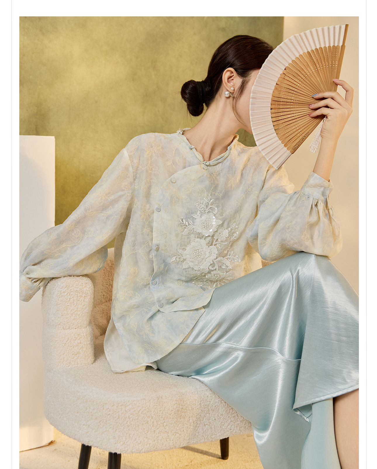 Áo sơ mi thêu phong cách retro đầu thu 2026, cổ chéo nghệ thuật, phong cách Tân Trung Hoa — màu xanh nhạt chi tiết 3
