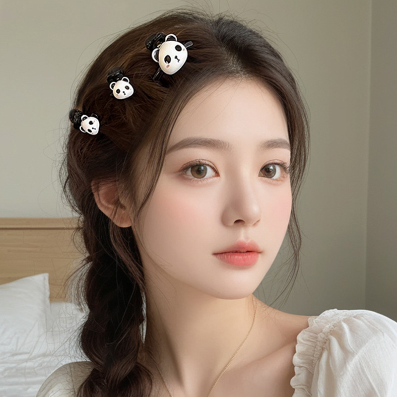 7g Weight Cartoon Style Cute Women's Cartoon Bear Panda Acrylic Hair Clip Hair Claws