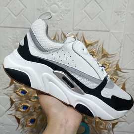 2025情侣跑步鞋年新款厚底夜光老爹鞋时尚透气休闲运动潮鞋