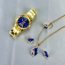 С���p�ݿ羳���Q���N�ڼ�ϵ��Ůʿ�ֱ�r�а����F����ʯӢ��Ů