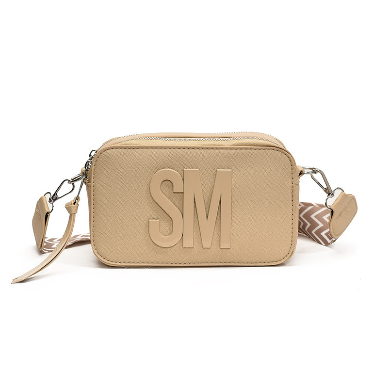 Personalidad de moda moda moda bolsa de mujer casual versátil nicho letras pequeñas bolsas cuadradas correa de hombro ancha popular mochila de hombro