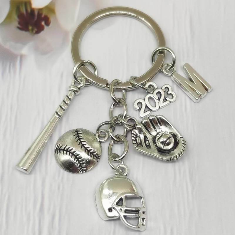Cross-border Amazon specializes in softball baseball friendship sports creative letters key chain European and American jewelry