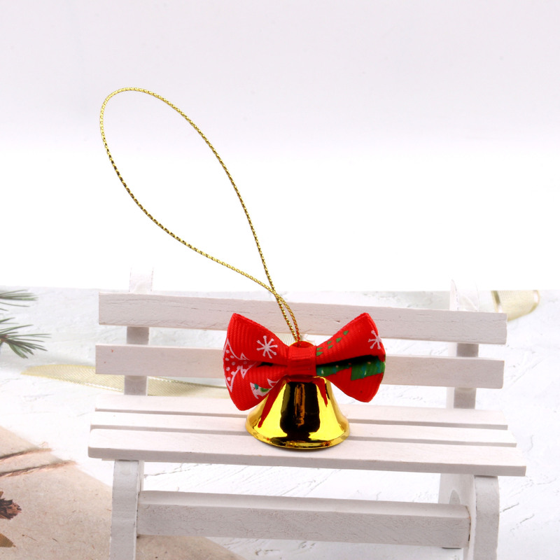 クリスマスの鈴はクリスマスの蝶結びの金鈴の雰囲気を飾って飾ります。|undefined