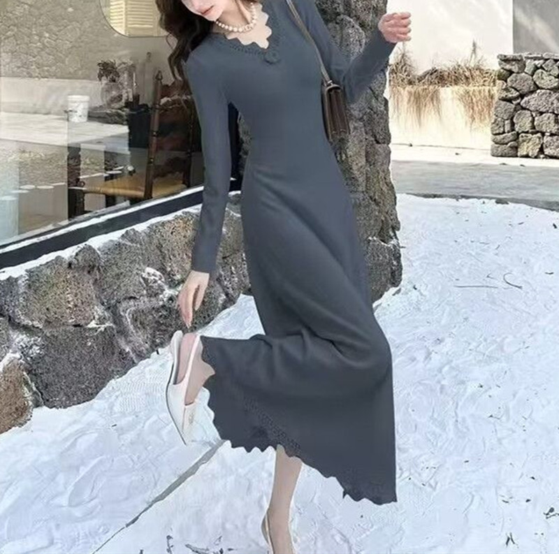 秋冬新款温柔收腰修身显瘦内搭过膝长裙子蕾丝边花朵针织连衣裙女|undefined