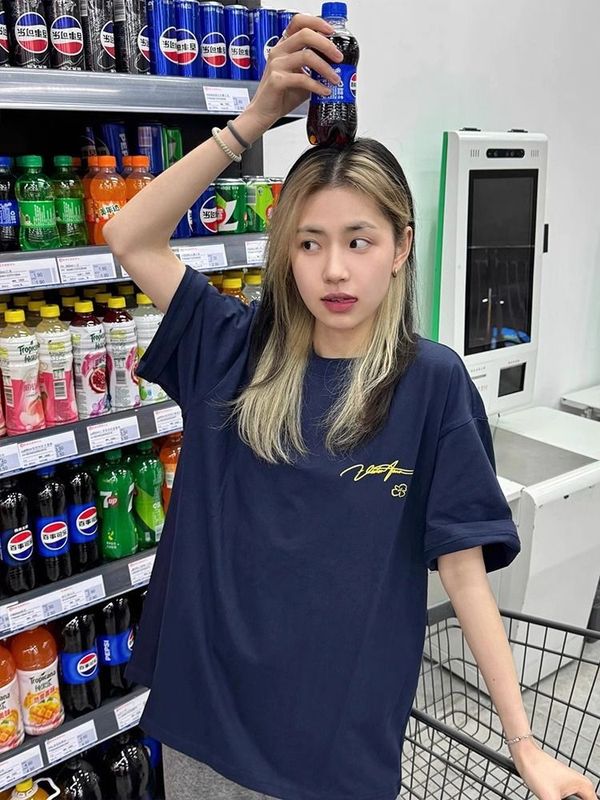 純綿国民的トレンドアメリカンオーバーサイズデザインニッチ右肩半袖Tシャツ女性用2025新作ハイストリートトップ|undefined
