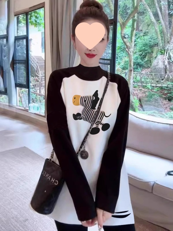 磨毛长袖恤女秋冬宽松中长款半高领内搭打底衫搭配鲨鱼裤的上衣|undefined