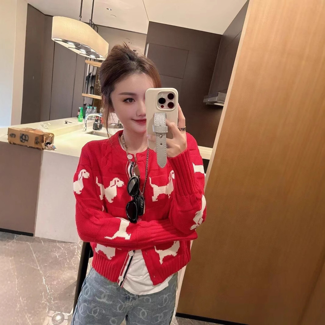 Christmas outfit ideas, Spring Festival outfit ideas, autumn and winter style, puppy-themed round neck jacquard thick knit cardigan, cable knit British style.