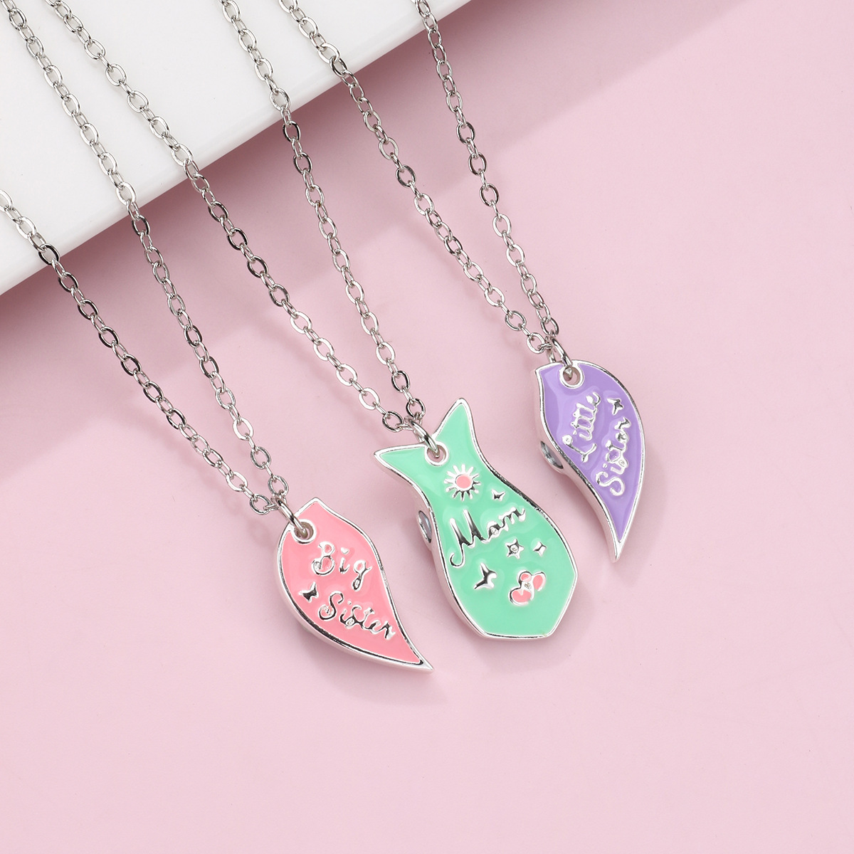Simple Style Letter Heart Shape Alloy Enamel Unisex Pendant Necklace display picture 9