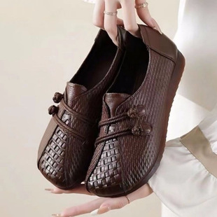 2025 Spring Mom Shoes Soft Leather Soft Sole Shoes Women's Middle-Aged and Elderly Anti-Slip Flat Shoes Retro Large Size Women's Shoes Purchase
