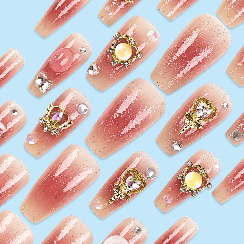 Las mejores ventas de color rosa blanco amor manicura dulce romántico diamante para usar uñas 24 piezas empaquetadas parches de uñas falsas