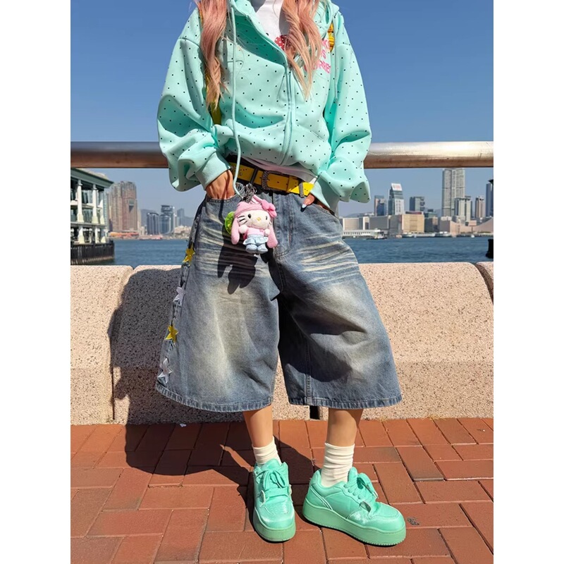 Trendy washed denim shorts for cross-border e-commerce, summer street style, simple and loose-fitting casual mid-length shorts, fashionable three-quarter length shorts for women Trendy washed denim shorts for cross-border e-commerce, summer street style, simple and loose-fitting casual mid-length shorts, fashionable three-quarter length shorts for women