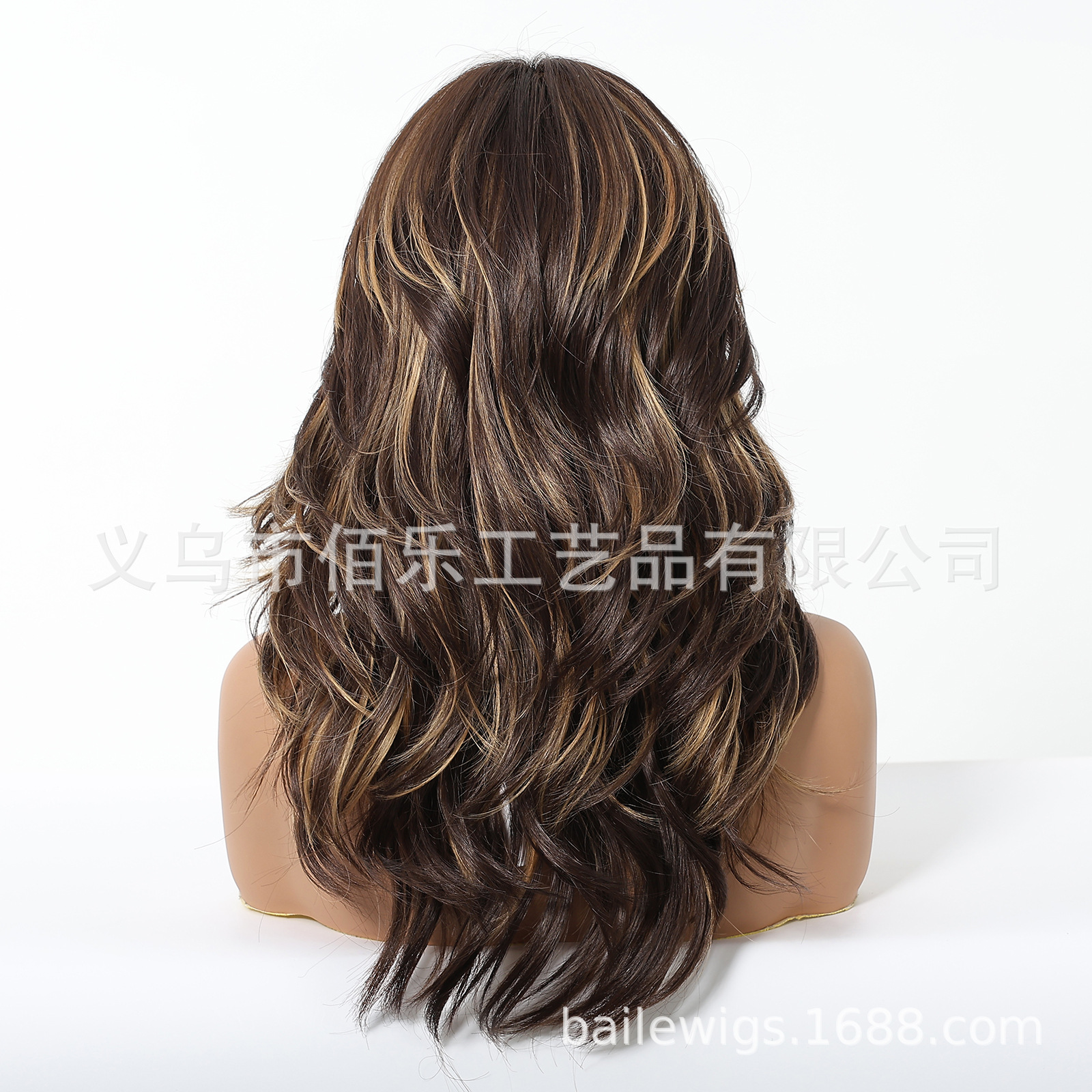 Pelucas marrones con picadura, flequillo de ocho caracteres, cabello largo y rizado transfronterizo, cubierta de cabeza completa, fibra química femenina, spot europeo y americano al por mayor wigs
