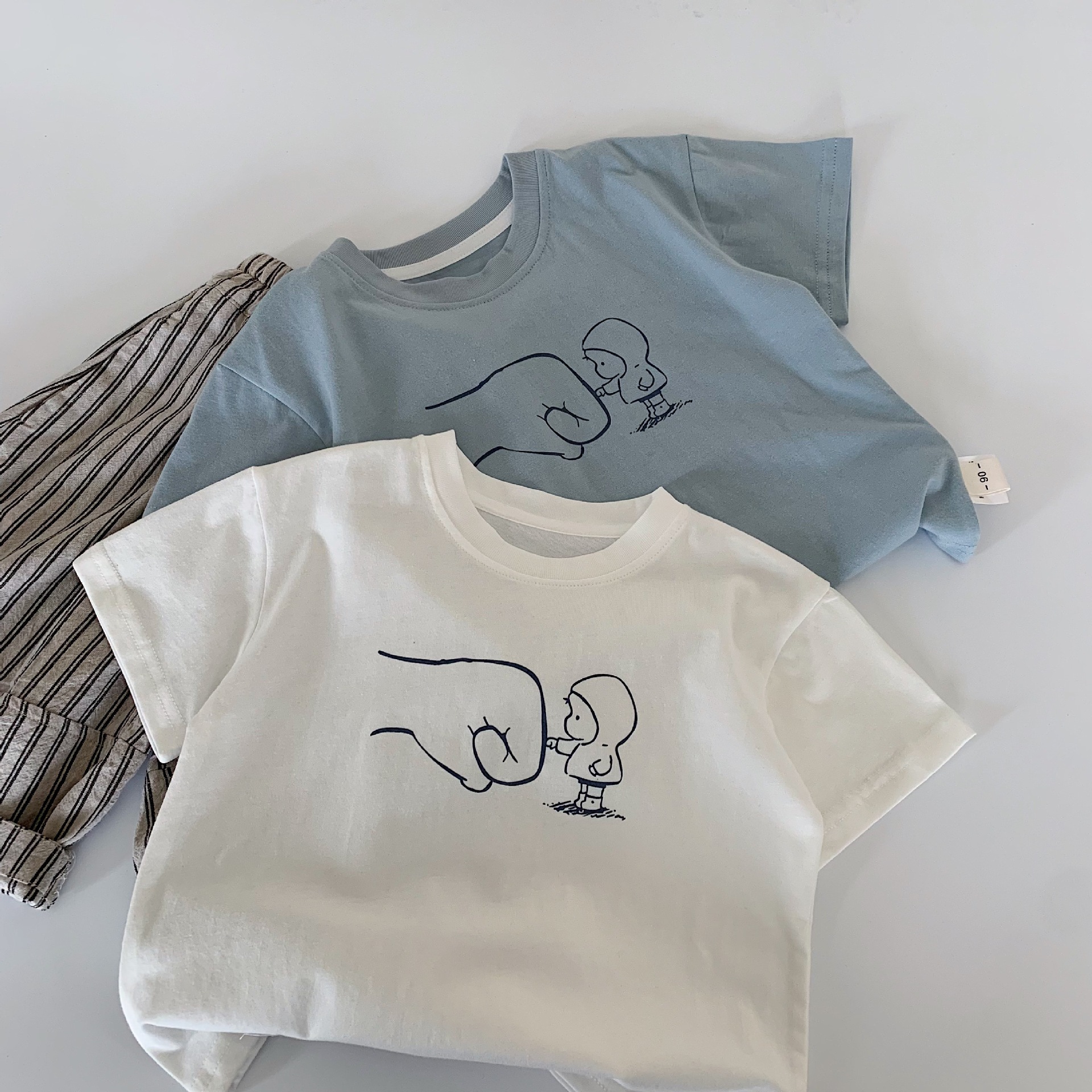 Camiseta para niños Maibao 2025 verano nuevo estilo niños y niñas dibujos animados manga corta bebé estilo occidental verano top marea al por mayor