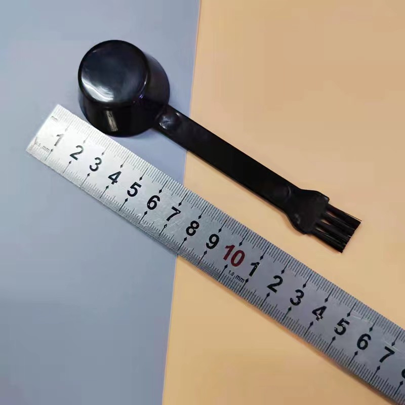 검은색 긴 손잡이 스푼 브러시