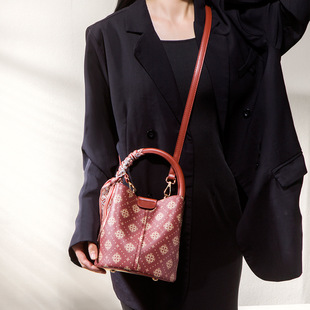 ��Ů��ˮͰ����Ϧ�ͶY�����Ů��2025�¿�������ճ�ͨ��