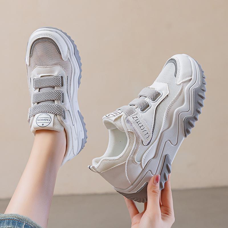 Zapatillas deportivas transpirables de suela gruesa para mujer, estilo verano 2026, informales, con aumento de altura, para mujeres pequeñas, zapatillas blancas con absorción de impactos, estilo veraniego para mujer.