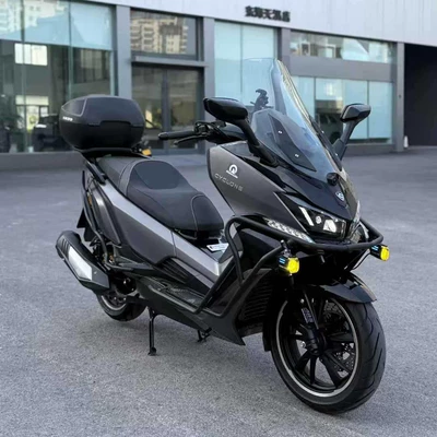 Motosikletlər 250 scooter, long-distance