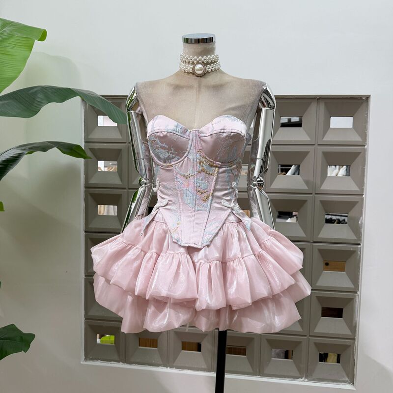Amazon's Age-Reducing Jacquard Gold-Threaded Buttoned Tie-Up Bustier Top + Flowing Tulle Puffy Cake Skirt with a Cinched Waist for an Elegant Look Amazon's Age-Reducing Jacquard Gold-Threaded Buttoned Tie-Up Bustier Top + Flowing Tulle Puffy Cake Skirt with a Cinched Waist for an Elegant Look