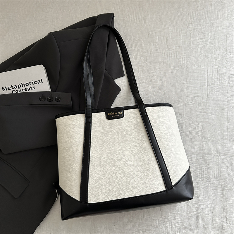 Otoño bolsa de gran capacidad de moda de textura simple de mujer de viaje bolsa de hombro bolsa de temperamento estética popular