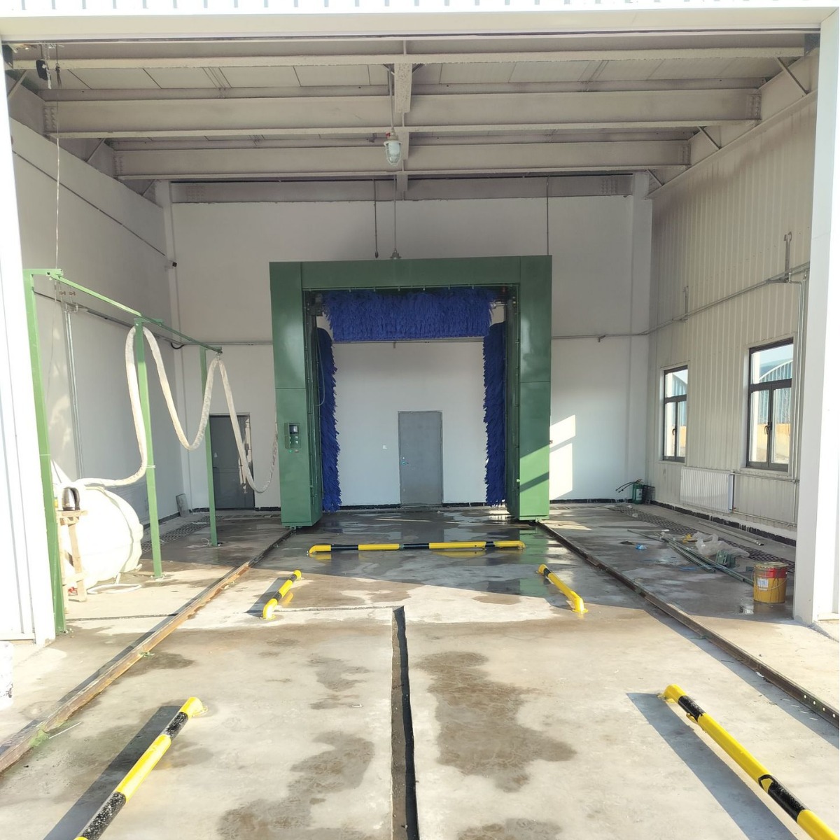 3刷龙门自动洗车设备通过式大巴洗车机厂家停车场用电脑洗车机