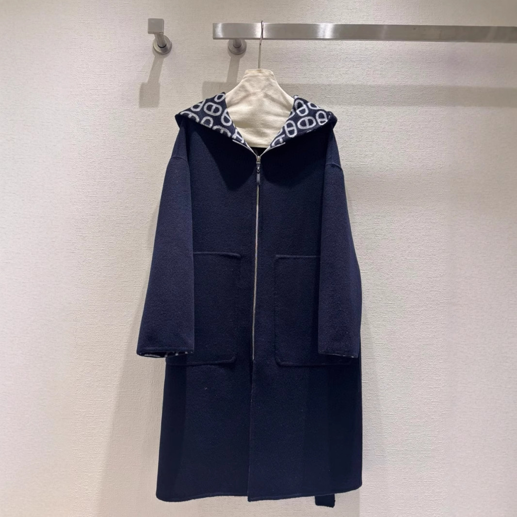 24 New Autumn and Winter Pig Nose Design Hooded Soft and Waxy Warm Classic Atmospheric Zipper Mid-Length Wool Coat