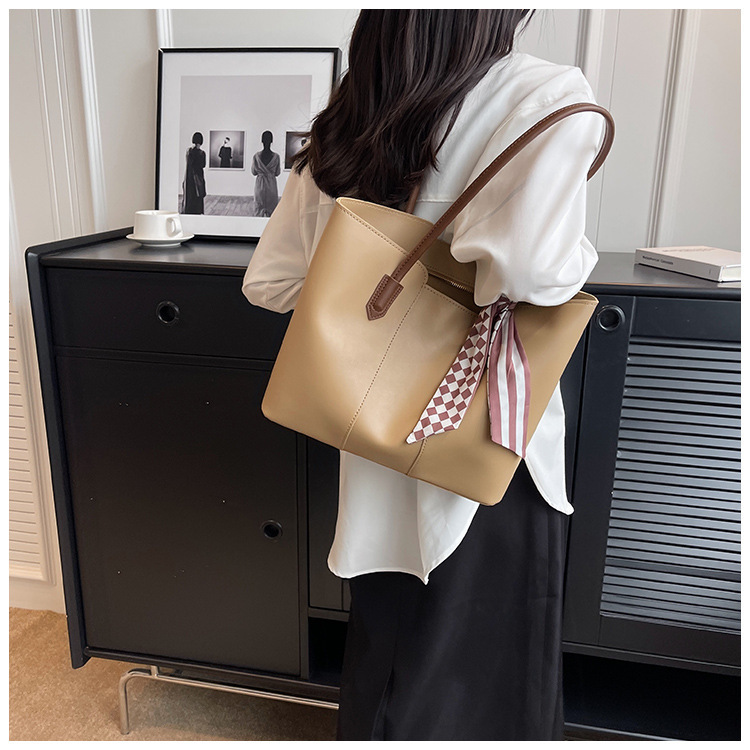 Versatile Women's Shoulder Bag Simple Commuter Tote Crossbody_voghion.com