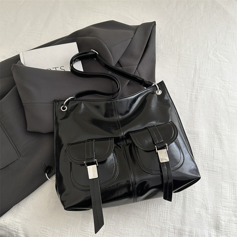 Fashionable Large Capacity Women's Motorcycle Shoulder Bag_voghion.com