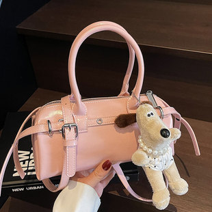 �������uС���͹��nϵ�����L���ᷨ�������e�ٴ���|���eб���Ů