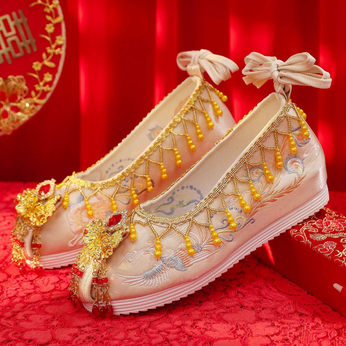 Обувь Hanfu Свадебные туфли с жемчугом Xiuhe, туфли с вышивкой, Женские китайские красные свадебные туфли в старинном стиле Hanfu, увеличение внутреннего роста, старинные Костюмные туфли