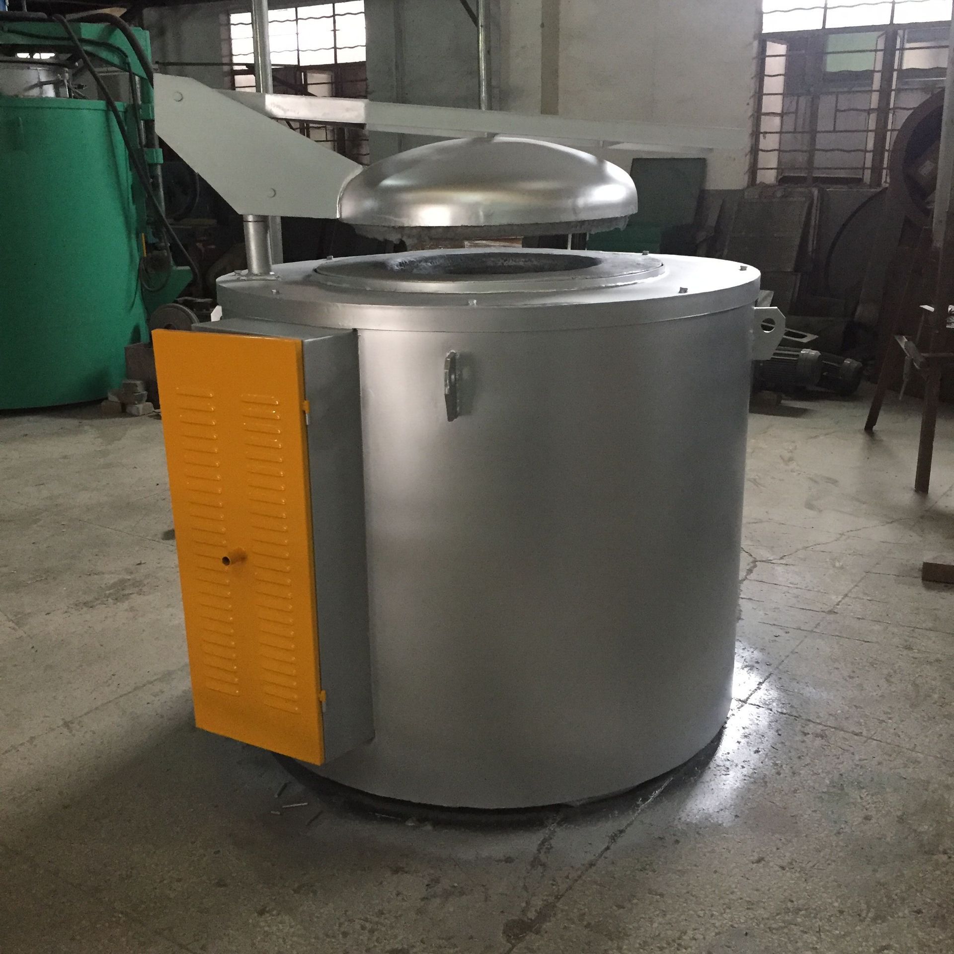 10546050483_1848124512