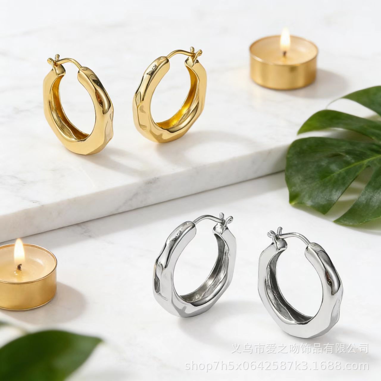 French Minimalist Flowing Hoop Earrings with a High-End Luxury Feel, 2025 New Popular Niche Unique Temperament Plain Hoop Earrings for Women