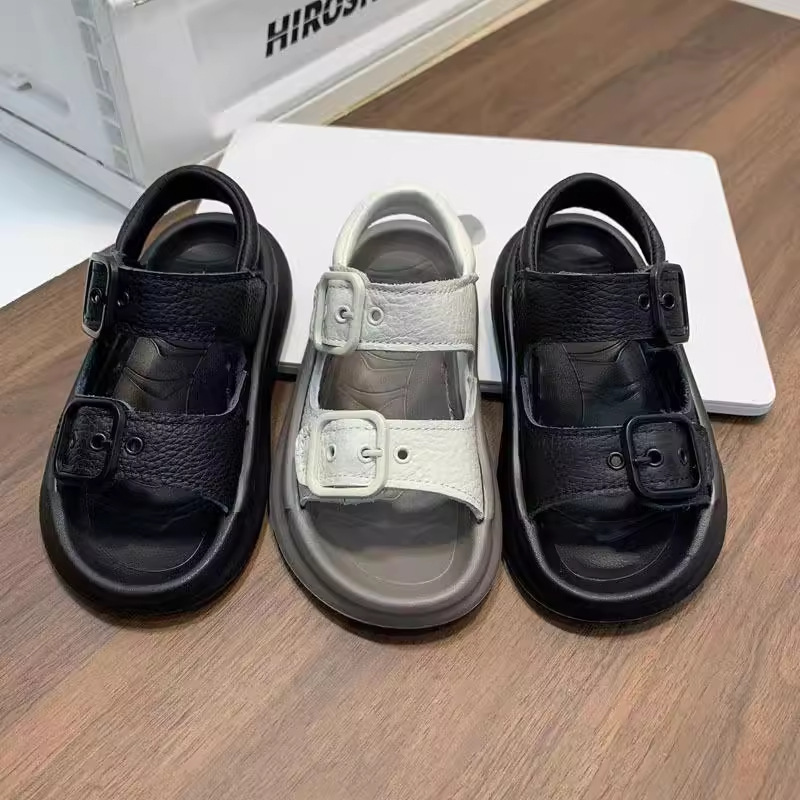 Sandalias deportivas con hebilla de metal para niños 2025 verano nuevo estilo niños zapatos casuales suela suave zapatos de playa con punta abierta para niñas marea image 3
