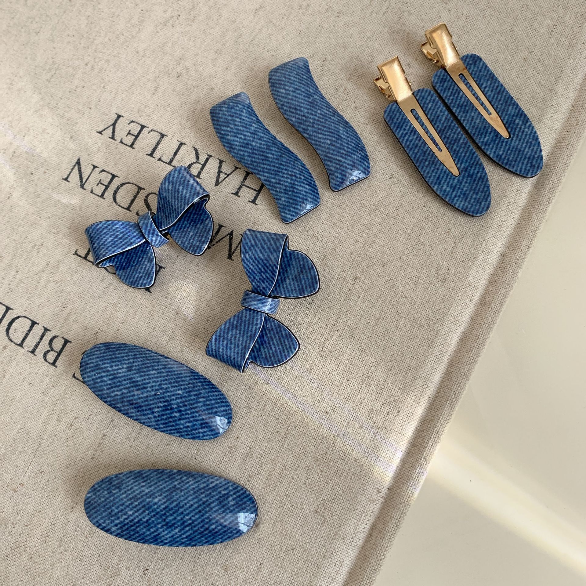 Women's Geometric Bow Knot IG Style Cute Acetic Acid Sheets Hair Clip display picture 4