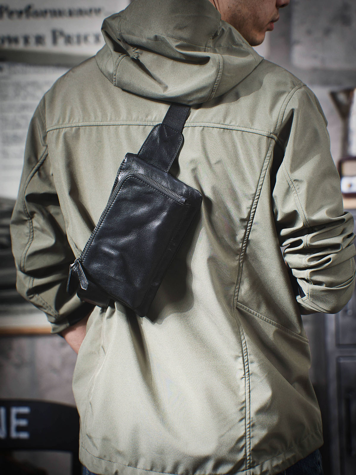 トップ層牛革男性胸バッグ携帯バッグ本革手作り機関車シングル肩斜めショルダーバッグカジュアルレトロ