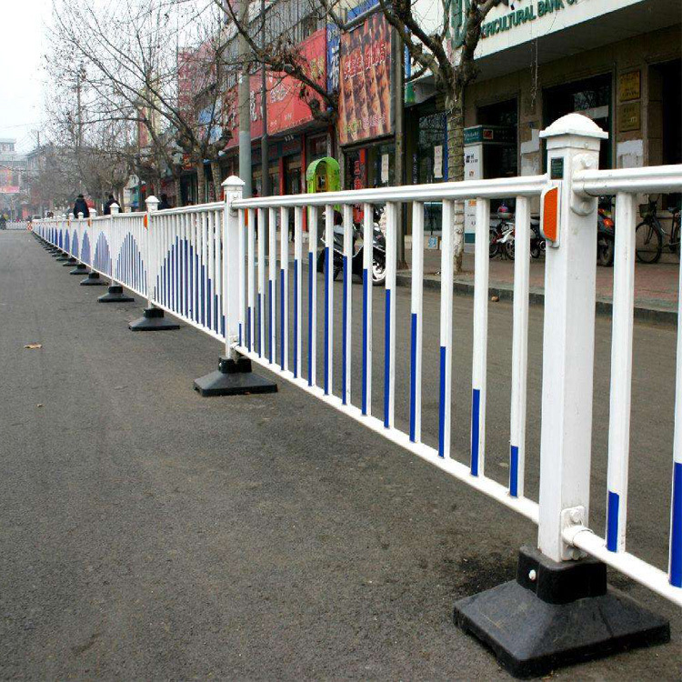 青岛市政道路护栏马路人行道防撞安全护栏围栏公路商城超市隔离栏