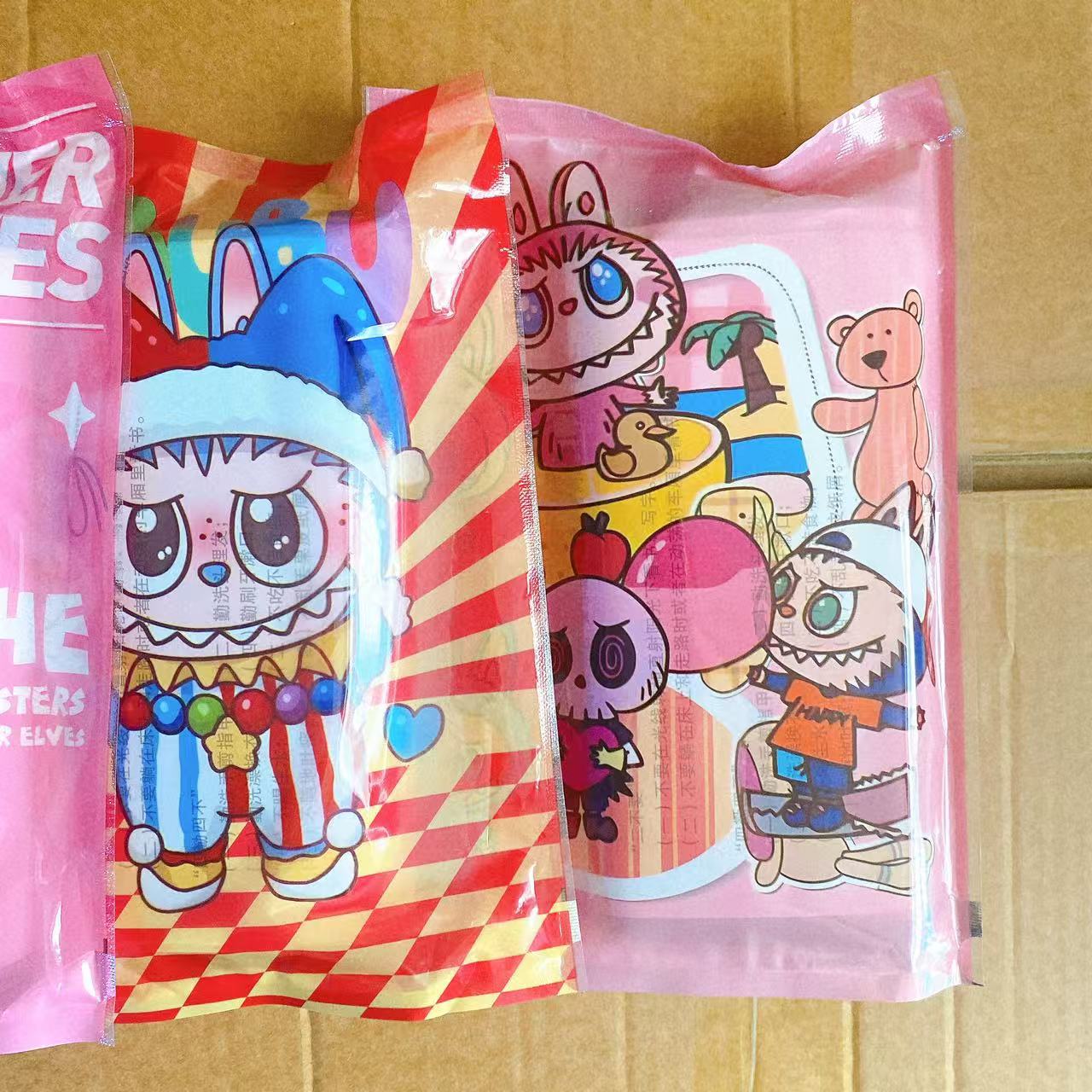 Bolsas ciegas dibujos animados nuevos juguetes de estudiantes mezclar y combinar regalos de múltiples estilos de ferrules de regalo de muñeca máquina de cabina al por mayor