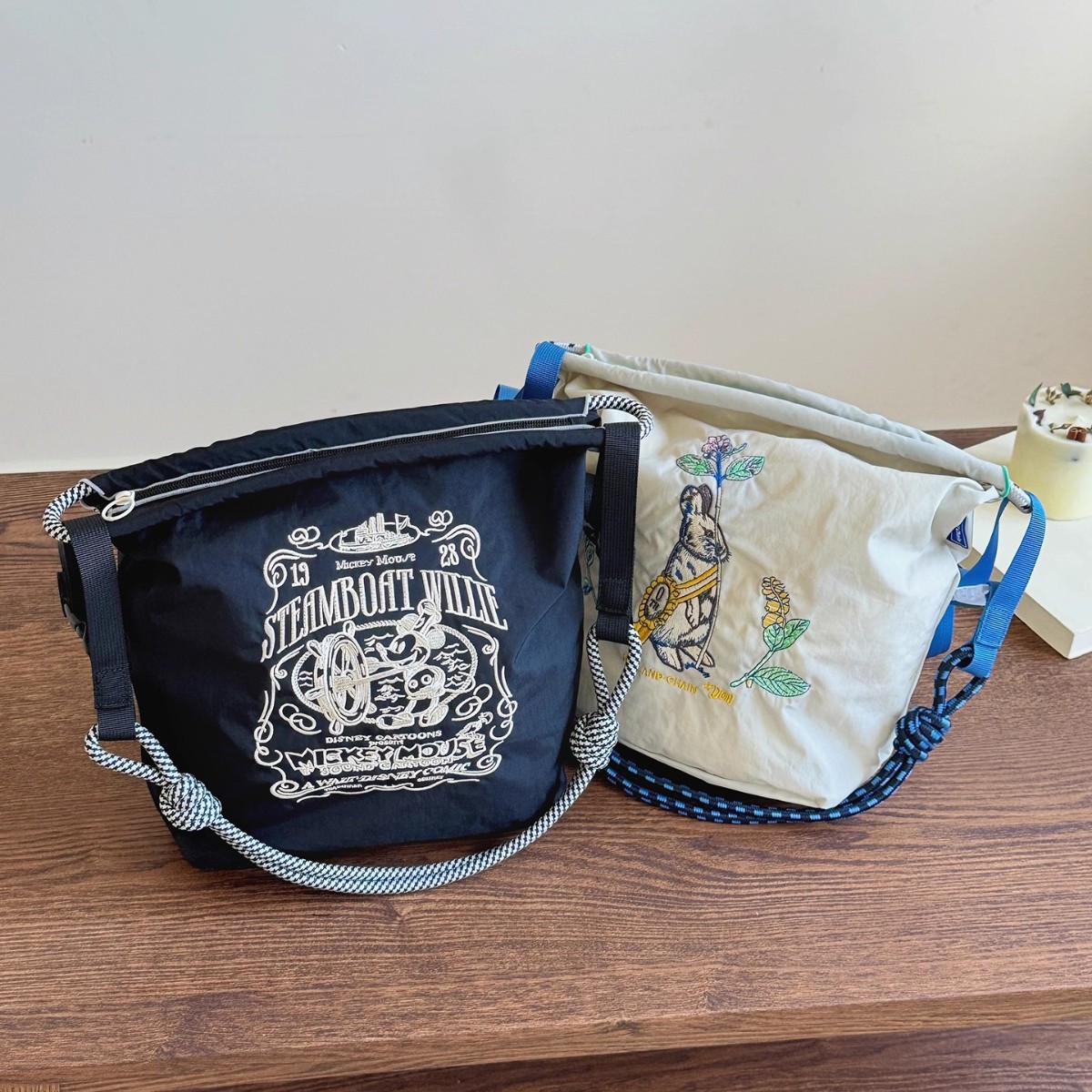 [ジッパーバケットバッグ]新しい調節可能なファッショナブルな刺繍ショッピングバッグ、多用途、軽量、ポータブルショルダークロスボディバッグ、トレンディ