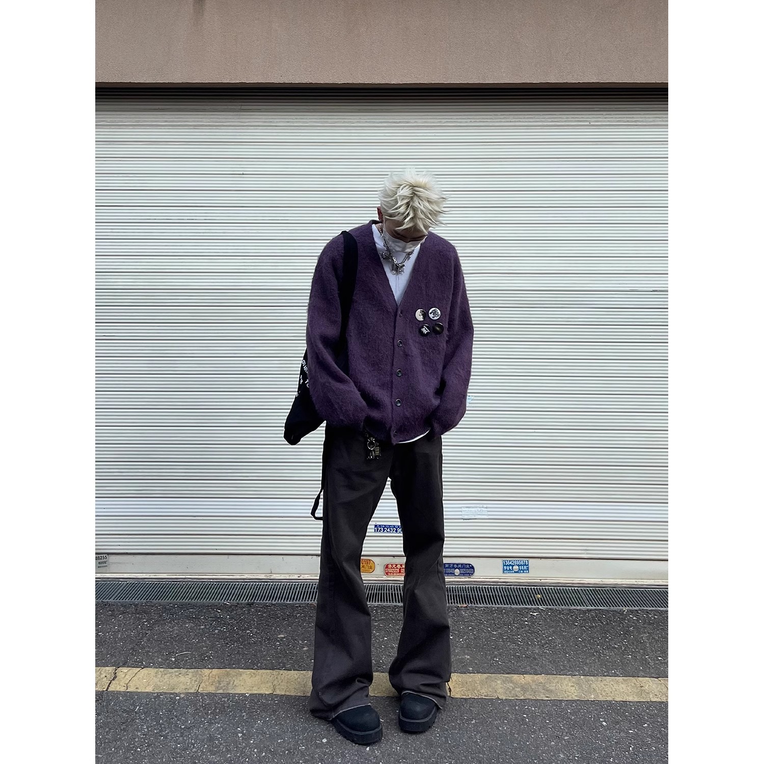 アメリカのレトロな秋の怠惰なカーディガンのセーターのブローチのセーターの男性の高い街のカジュアルなゆったりしたコート